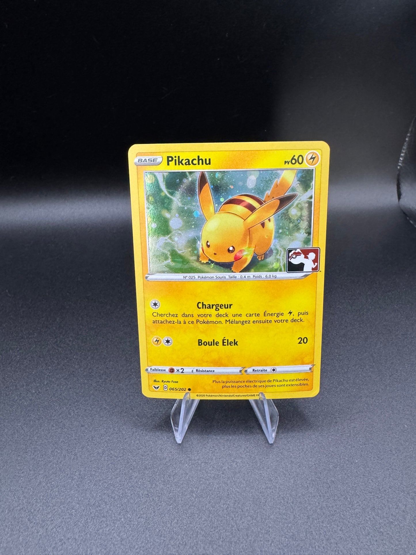 Carte Pikachu - 065/202 - Epée et Bouclier - FR - COSMO HOLO
